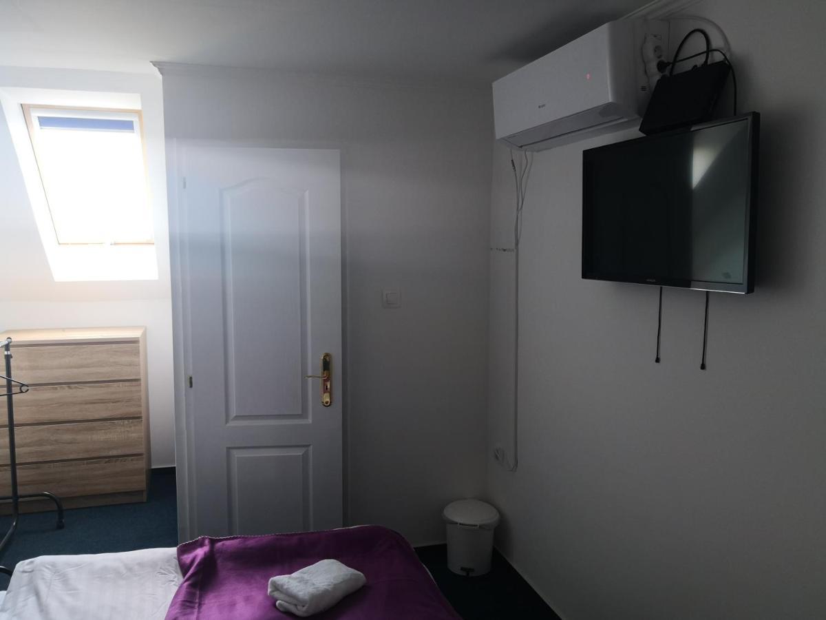 Thomas Panzio Bed & Breakfast Balatonfured Exterior photo