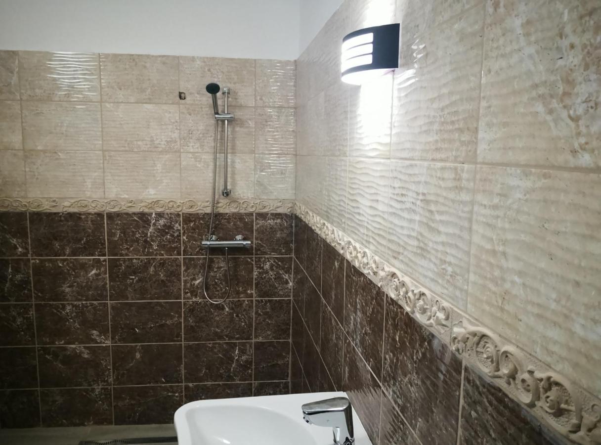 Thomas Panzio Bed & Breakfast Balatonfured Exterior photo